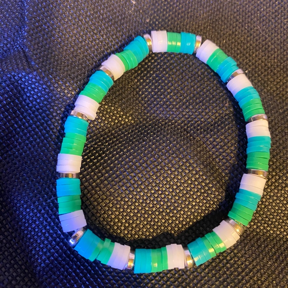 Green and White Beaded Bracelet